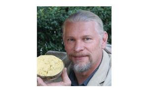 Vic Cherikoff, business manager at Australian Functional Ingredients, with Herbal-Active.